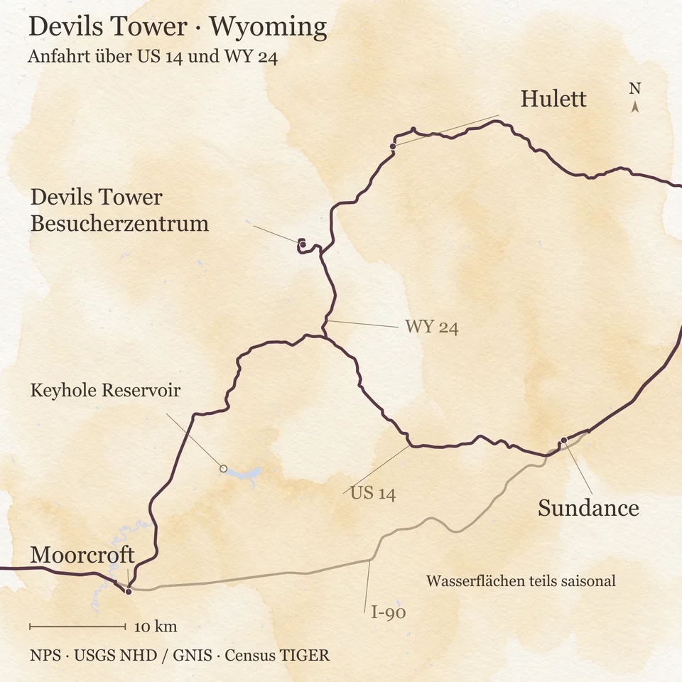 Orientierung zu Devils Tower mit Hulett, Sundance, Moorcroft, US 14, WY 24 und I-90.