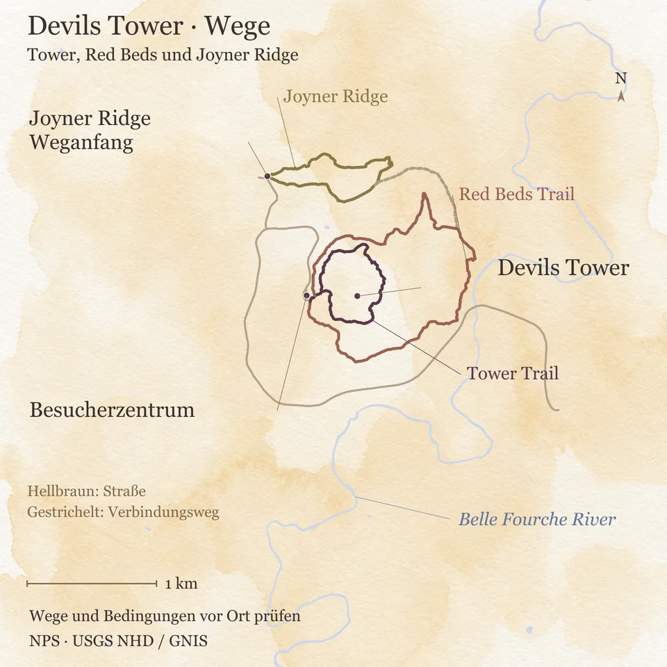 Tower Trail, Red Beds Trail und Joyner Ridge rund um Devils Tower, mit Besucherzentrum und Zufahrt zum Joyner-Weganfang.