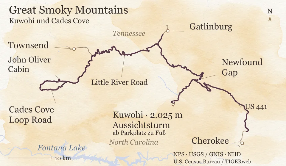 Orientierungskarte zwischen Townsend, Gatlinburg und Cherokee mit Newfound Gap, Kuwohi, Little River Road und Cades Cove samt John Oliver Cabin; Turm und Parkplatz getrennt.